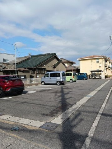 フェアリーの駐車場