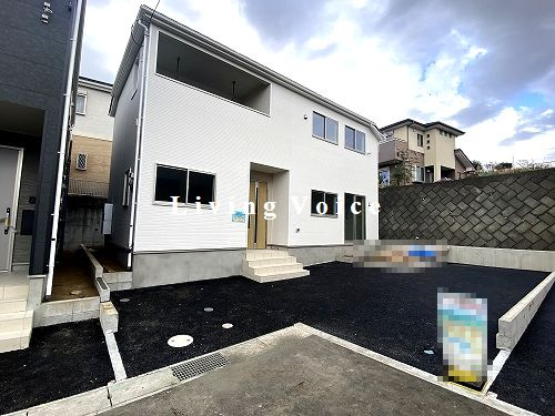 【外観】 | 【仲介手数料０円】平塚市岡崎第23　新築一戸建て　2号棟　全3棟 | 2号棟　平塚市岡崎第23　新築一戸建て　全3棟
