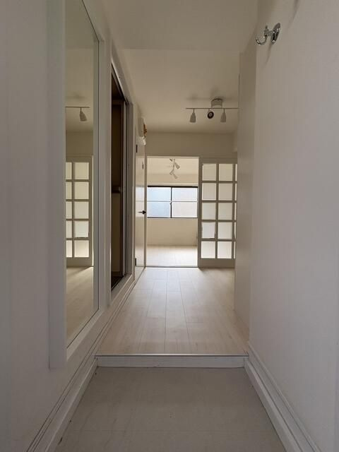 スカイコート武蔵浦和の玄関