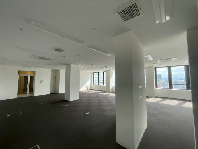 知立市 CHIRYU CROSS GATEの内装