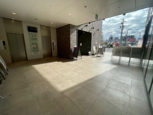 知立市 CHIRYU CROSS GATEのエントランス