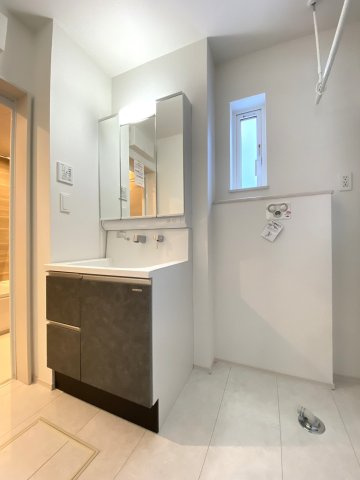 北19条東21丁目　新築2号棟の独立洗面台|※内装参考写真、1号棟洗面化粧台