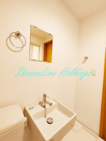 JメゾンKⅡの洗面所|鏡付き洗面台♪