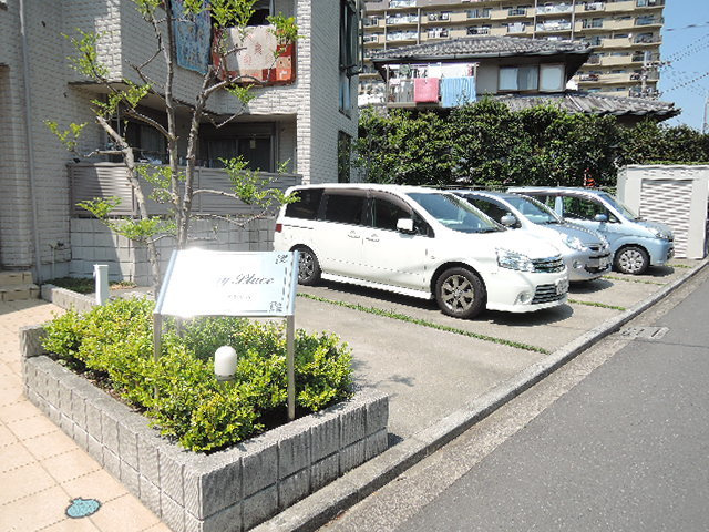 Ｍｅｒｒｙ　Ｐｌａｃｅの駐車場|敷地内駐車場