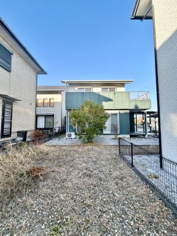 香南市野市町土居　中古一戸建ての庭|陽当たりの良いお庭付き。ガーデニングやお子さまの外遊びにも◎