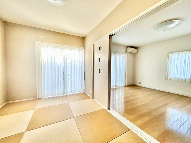 香南市野市町土居　中古一戸建ての和室