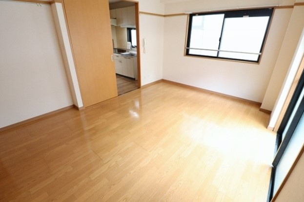 フェアリーガーデン亀戸の居間・リビング