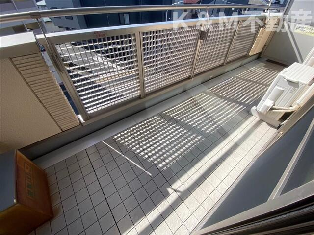 オアゾ桜台Ⅱのバルコニー|バルコニーからの眺めを楽しみながら食事をしませんか