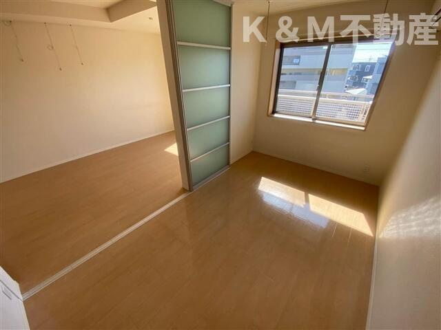 オアゾ桜台Ⅱの居間・リビング|ゆったりとしたリビングです