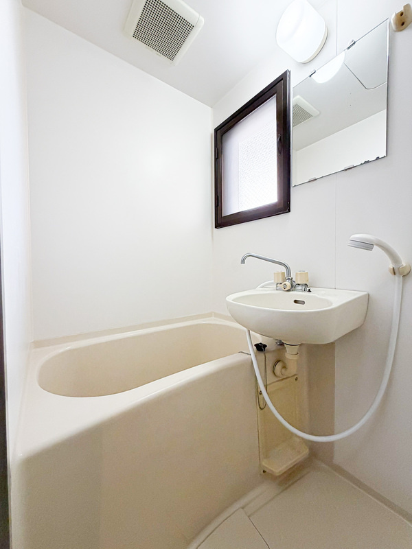  ダイナコート医生ヶ丘　3階の洗面所|別号室のものになります。現状優先。