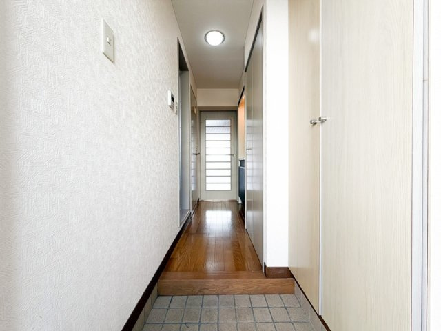  ダイナコート医生ヶ丘　3階の玄関|別号室のものになります。現状優先。