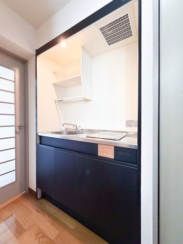  ダイナコート医生ヶ丘　3階のキッチン|別号室のものになります。現状優先。