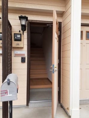 【玄関】 | ウエストヒルズＣ