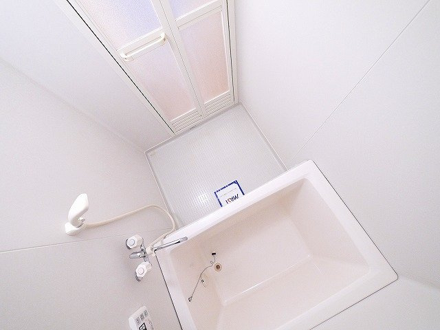 ユーエムアイリスコートの浴室|日々の疲れを癒すお風呂付です