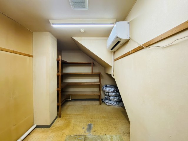岐阜県中津川市福岡　パチンコ店跡の収納|店舗裏 収納部屋