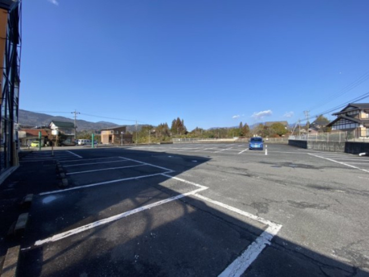 岐阜県中津川市福岡　パチンコ店跡の駐車場