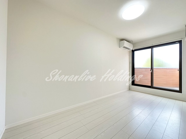 ベイルーム横須賀中央Ⅱの居間・リビング|広々とした洋室♪