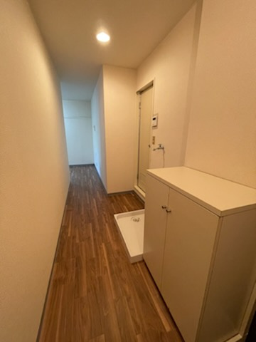 メゾンローリエの玄関|明るい玄関です