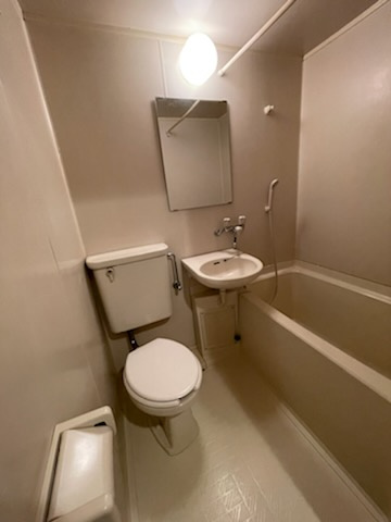 メゾンローリエの浴室|日々の疲れを癒すお風呂付です