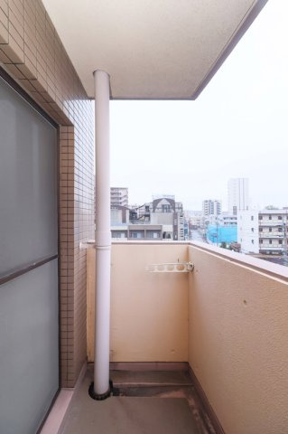 ダイナコート医生ヶ丘　4階のバルコニー|別号室のものになります。現状優先。