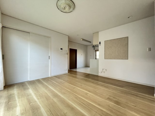【居間・リビング】 | 深谷市上柴町西4丁目　中古戸建