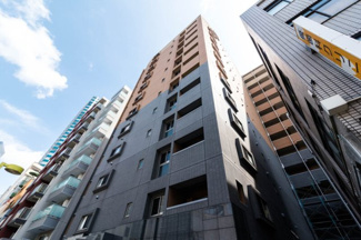 【外観】 | 鉄骨鉄筋コンクリート造のがっちりとした建物。