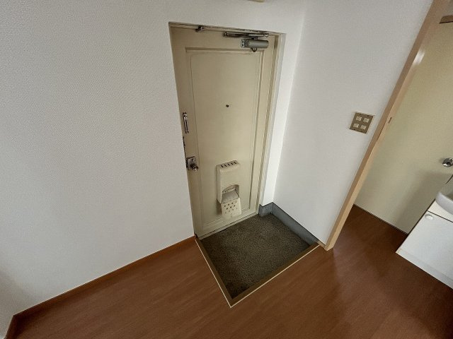 ハイツコクボの玄関