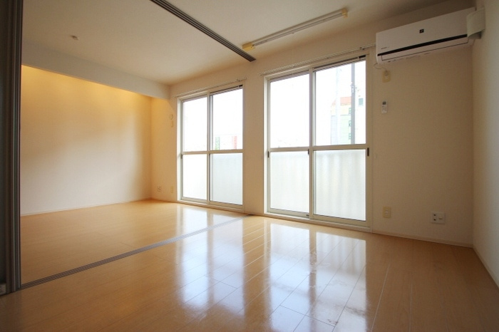 グランドソレイユ　B棟の洋室