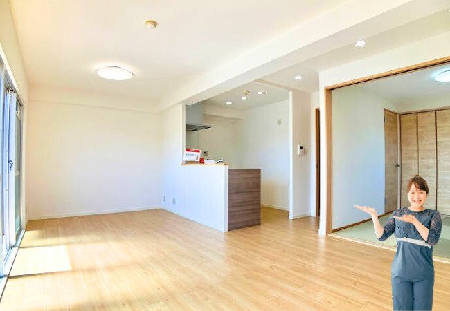 グラン・コート山越Ⅰの居間・リビング|こちらのリビングで趣味の時間をお楽しみください