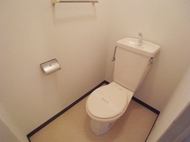 グリーンヒルホームズのトイレ|前回募集時の写真です。現況優先