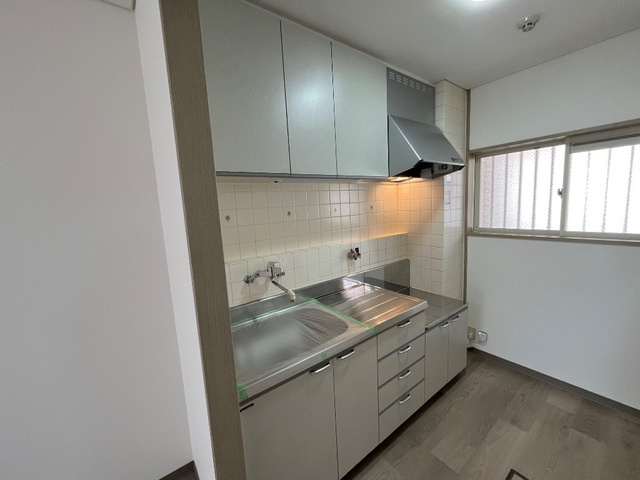 ノーブルハイツの駐車場