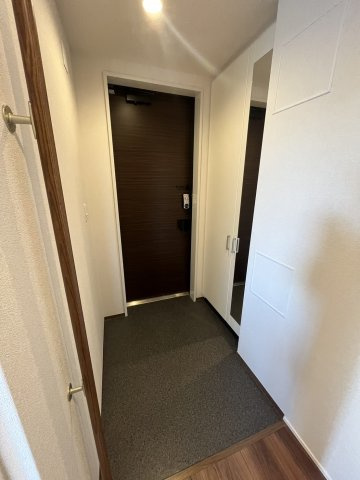 エンジェル榮の玄関|収納もある玄関です