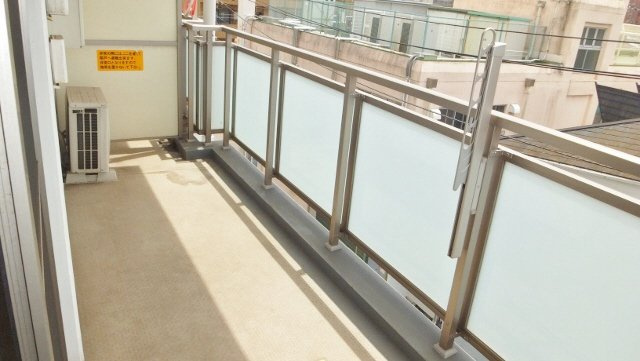 Ｌｏ・ｈｏｕｓｅ Ｓｔｙｌｅ（ロ・ハウススタイル）のバルコニー|広々バルコニー（別部屋の写真）