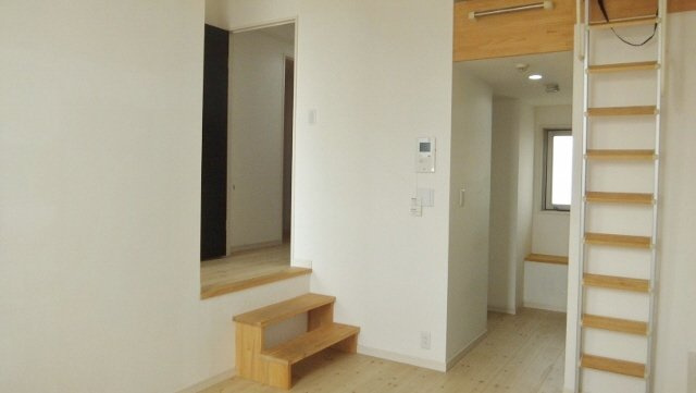 Ｌｏ・ｈｏｕｓｅ Ｓｔｙｌｅ（ロ・ハウススタイル）の居間・リビング|オシャレな室内です（別部屋の写真）