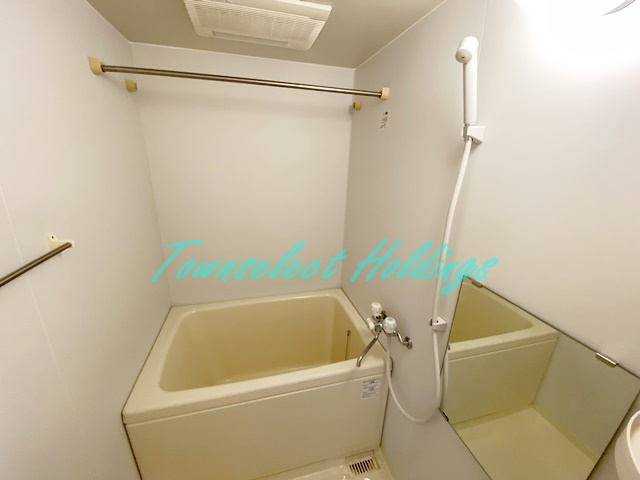 セーヌ藤が岡の浴室