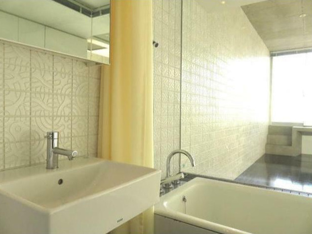 イプセ学芸大学　オートロック　高層階　デザイナーズ　ウッドデッキ