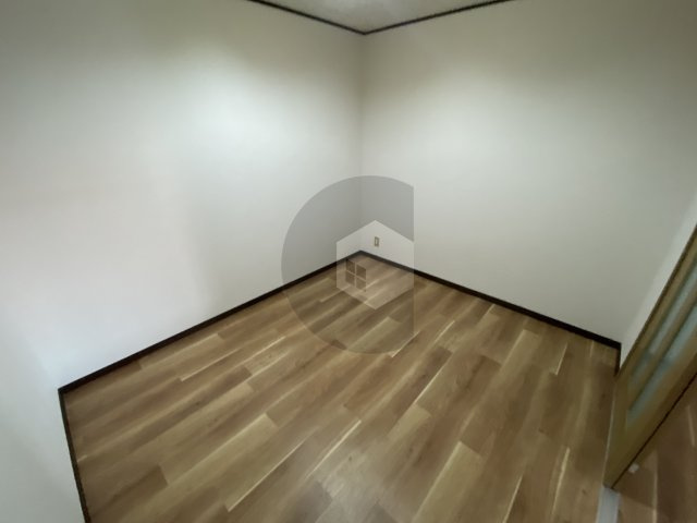 レジデンス清の洋室