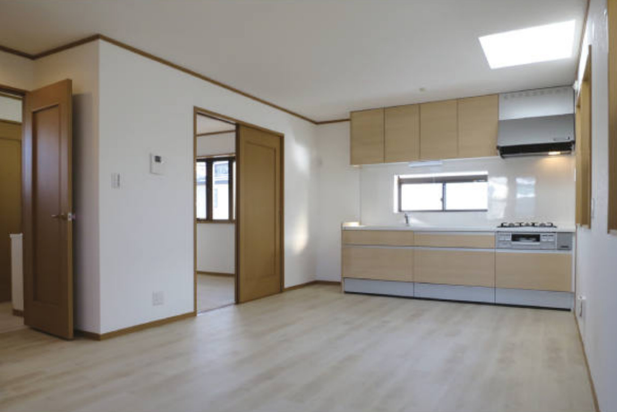 横浜市青葉区市ケ尾町 中古戸建て【仲介手数料無料】の居間・リビング