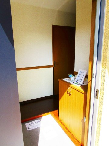 ベルフォーレ植木野 の玄関|フェンス付きの玄関・同タイプ