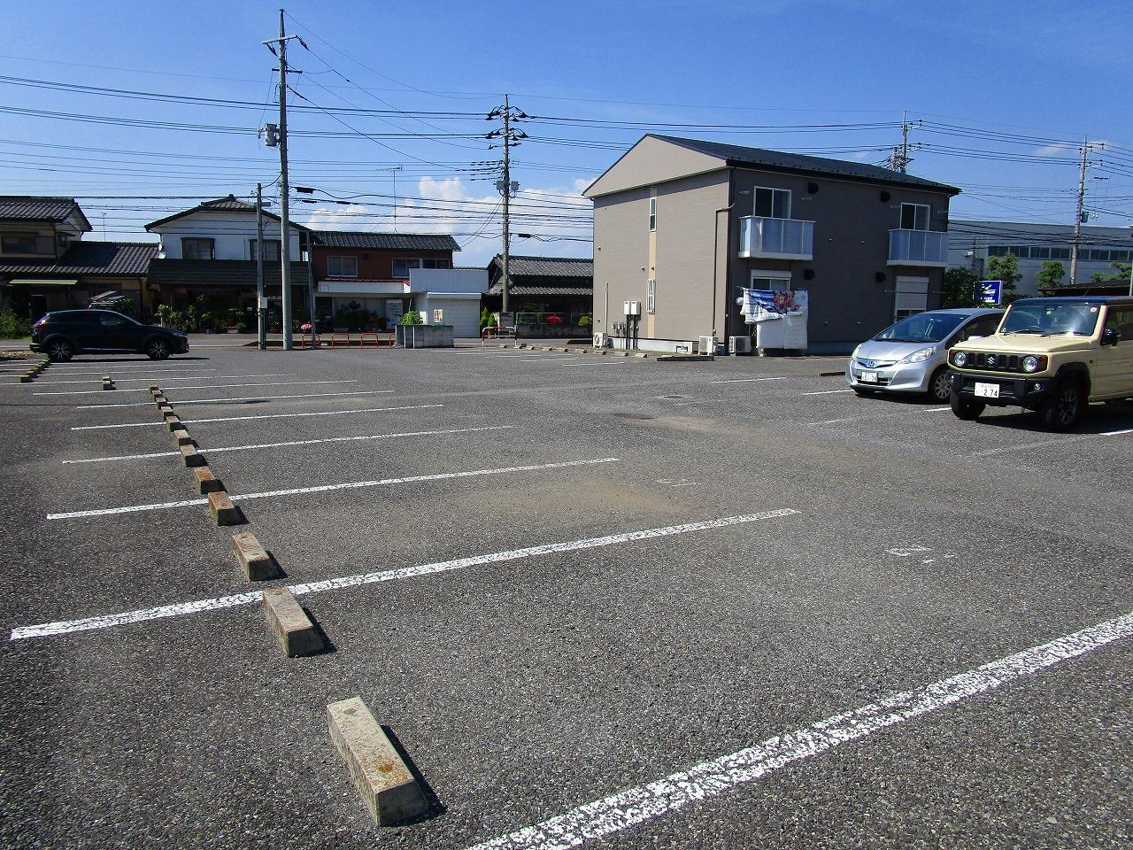 ベルフォーレ植木野 の駐車場