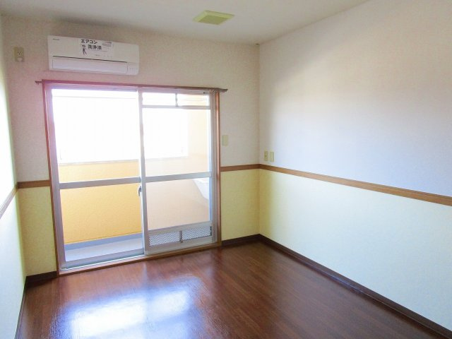 ベルフォーレ植木野 の居間・リビング