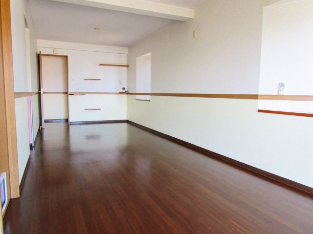 ベルフォーレ植木野 の洋室