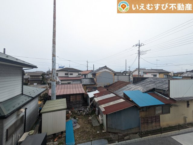 GRAFARE　行田市桜町の展望|高い建物が無く開放感のある展望
バルコニーからの展望も開けていて閑静な住宅地が望めます。日当りも良いですね♪