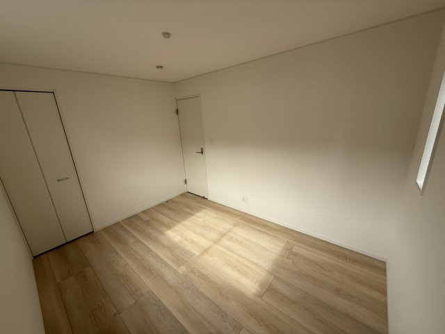 那覇市識名１丁目戸建　１号棟の洋室|スタンダードな洋室です