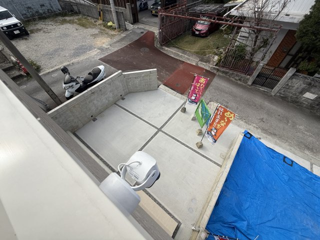 那覇市識名１丁目戸建　１号棟の前面道路含む現地写真|前面道路含む現地写真です