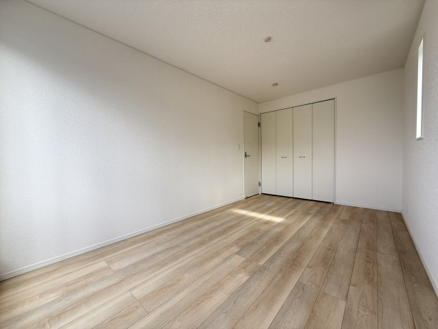 那覇市識名１丁目戸建　１号棟の洋室|個人の部屋や寝室として使える洋室です