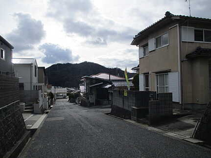 佐伯区美鈴が丘西３丁目の前面道路含む現地写真