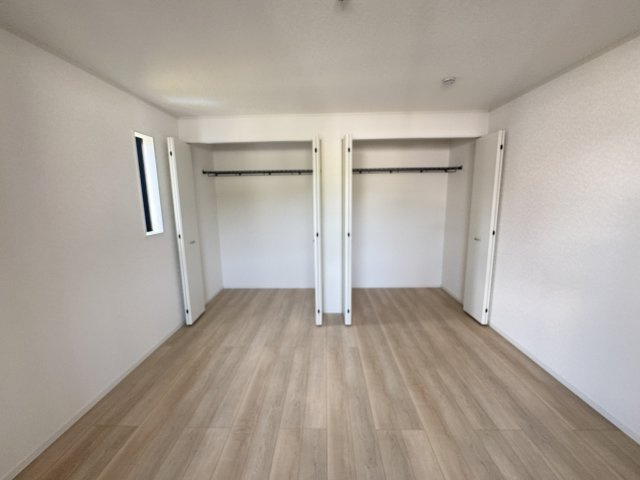 糸満市喜屋武　第6（全3棟）2・3号棟の洋室|3号棟　洋室8帖＋Wクロゼット付き♪