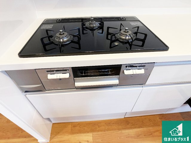 レピア垂水五色山の設備|ダブル高火力Ｓｉセンサー付きコンロ！３口あるので、まとめて料理をする時も大活躍！