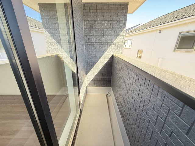 アーバンスタイル前橋市北代田町1期　3号棟のバルコニー|南面バルコニーで洗濯物が良く乾きます☆